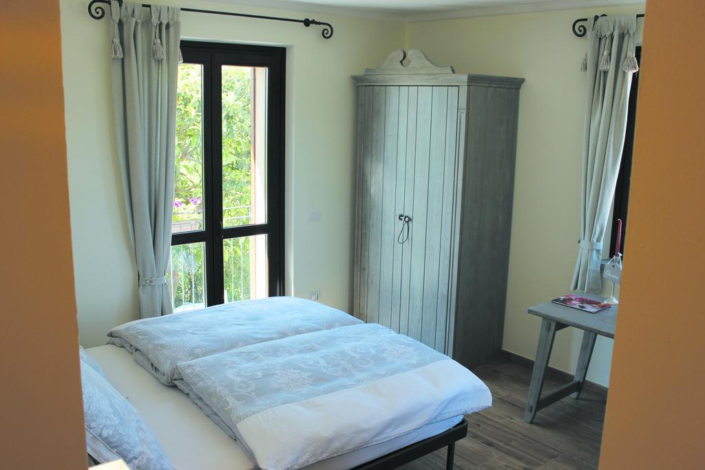 Alta Villa The Countryhouse Adults Only Boutique Bnb Vigliano d'Asti Room photo