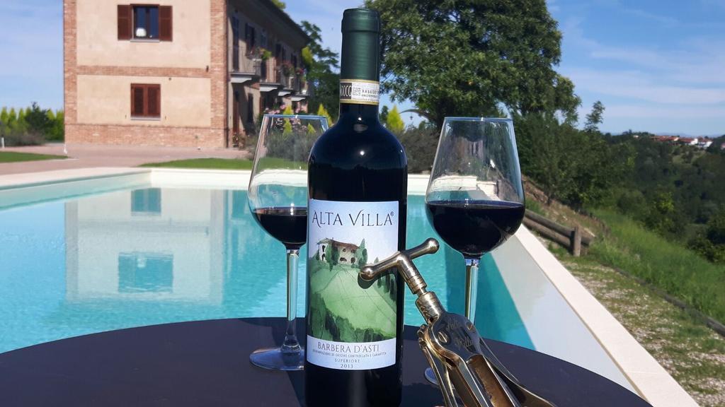 Alta Villa The Countryhouse Adults Only Boutique Bnb Vigliano d'Asti Exterior photo