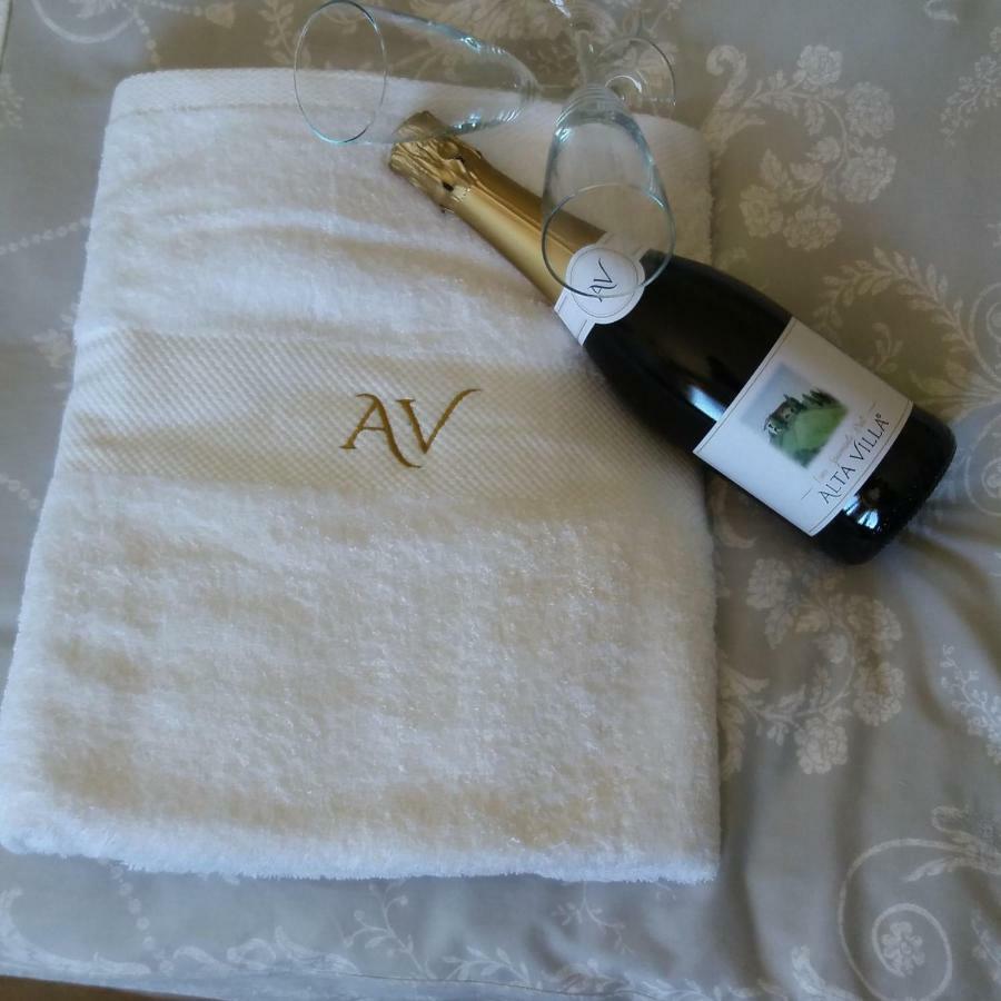 Alta Villa The Countryhouse Adults Only Boutique Bnb Vigliano d'Asti Exterior photo